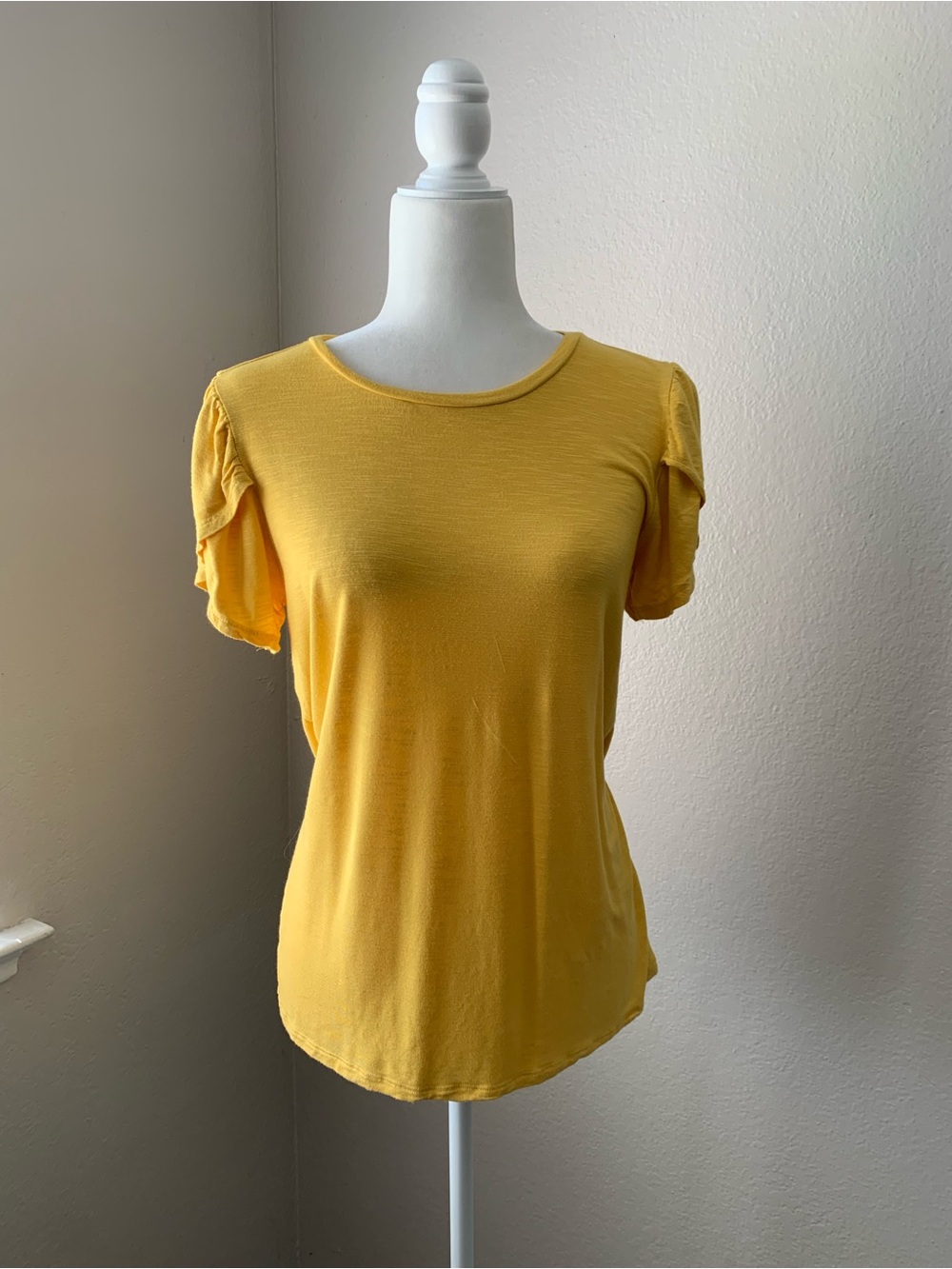 LuLaRoe Mustard Yellow Short Sleeve Ruffle Sleeve Tee